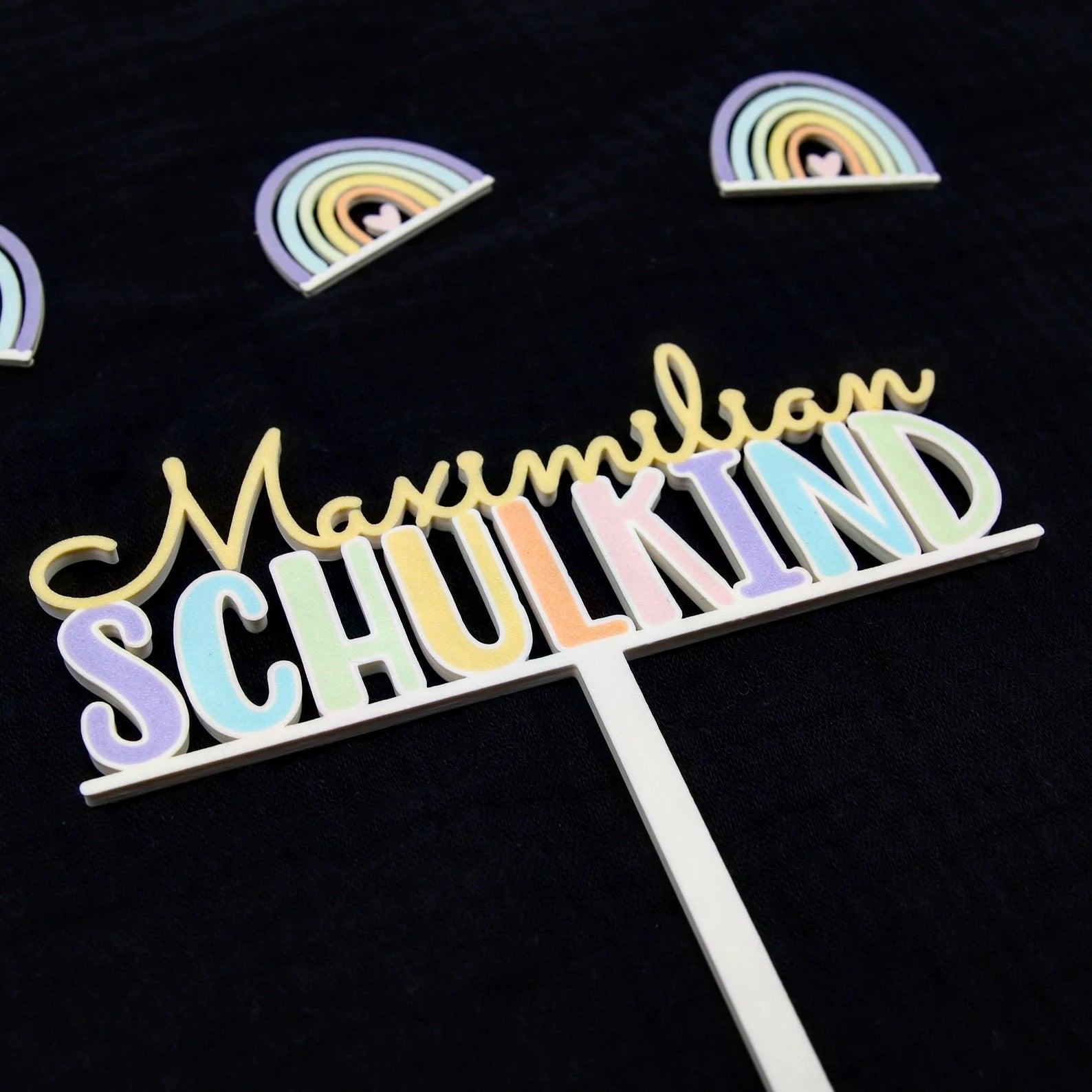 Caketopper - Schulkind 2025 in  Pastell-Regenbogenfarben
