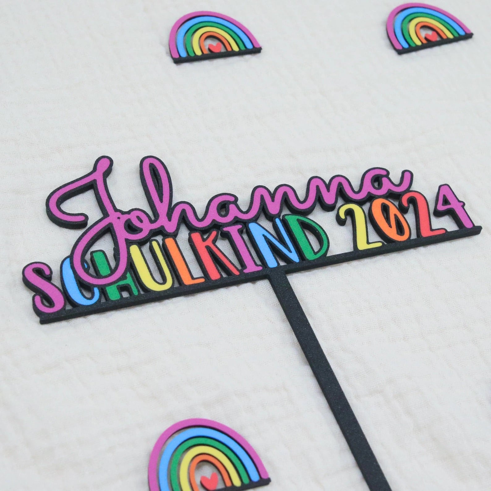 Caketopper - Schulkind 2025 in kräftigen Regenbogenfarben